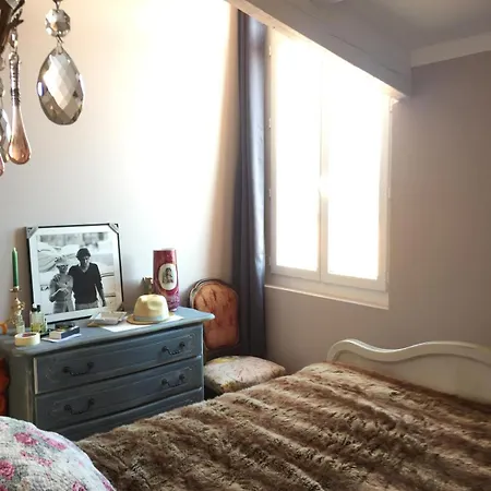 Small Luxury Loft, Down Town Petit Loft Apartman